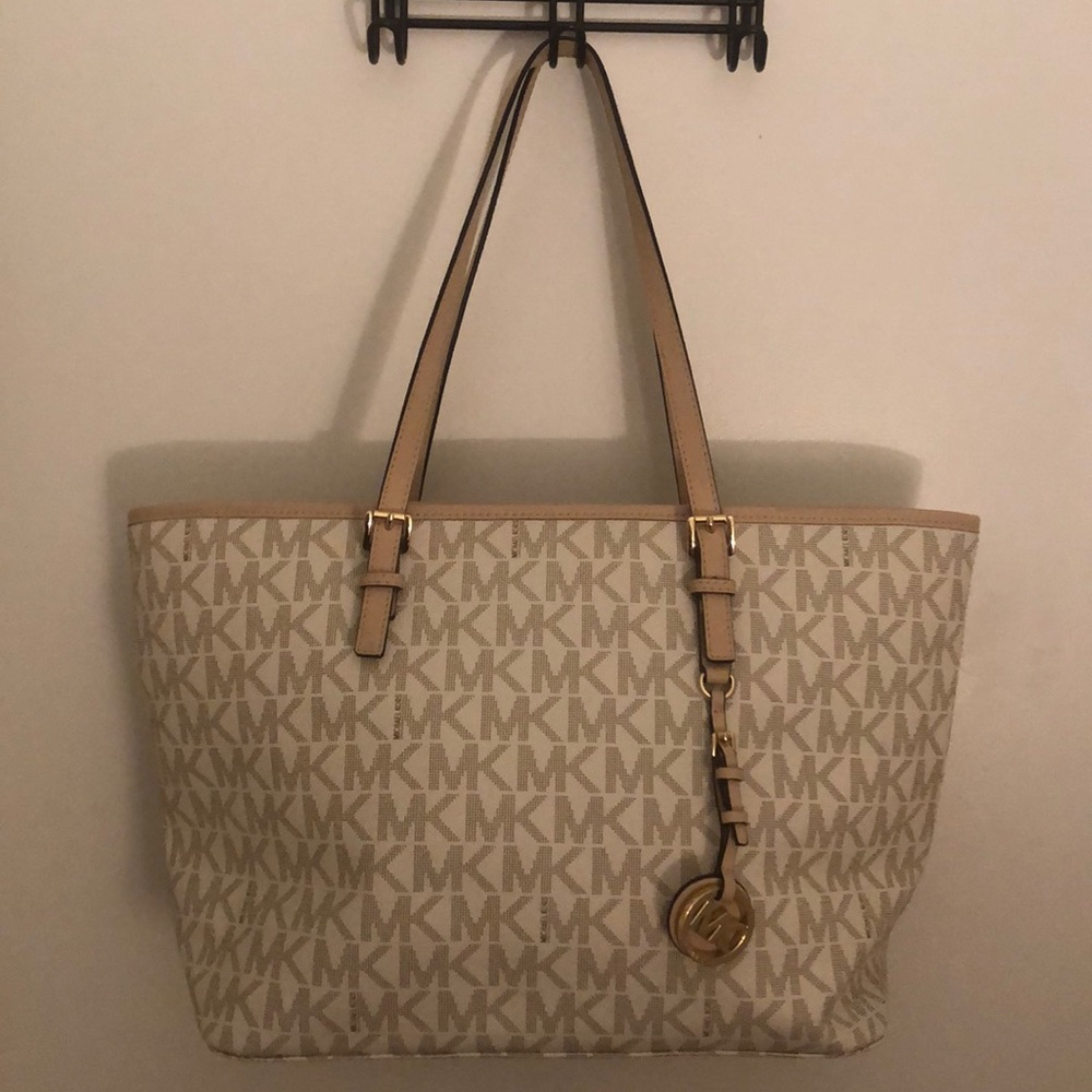 Michael Kors Jet Set Travel Tote Vanilla